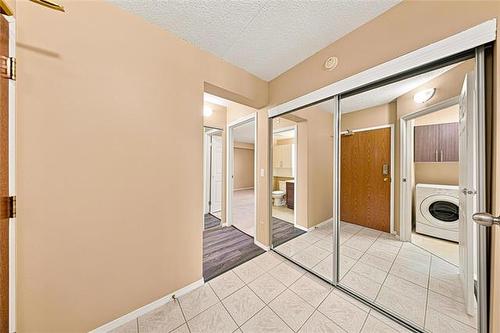306-1840 Henderson Hwy, Winnipeg, MB - Indoor