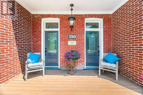 390 MAIN STREET , King, Ontario L0G 1T0 2