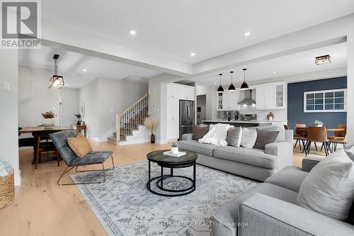 56 Pelham Crescent, Ottawa, ON - Indoor Photo Showing Living Room