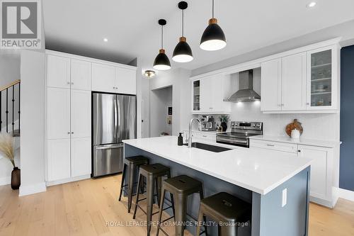 56 Pelham Crescent, Ottawa, ON - Indoor Photo Showing Kitchen With Upgraded Kitchen