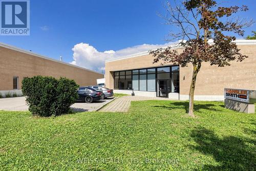 1581 Courtneypark Drive E, Mississauga, ON 