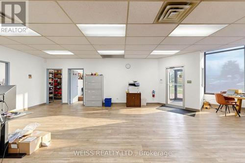 1581 Courtneypark Drive E, Mississauga, ON 