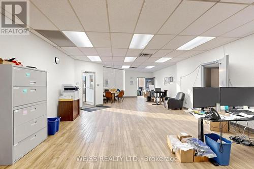 1581 Courtneypark Drive E, Mississauga, ON 
