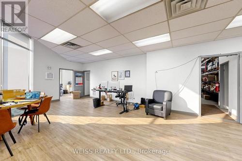 1581 Courtneypark Drive E, Mississauga, ON 