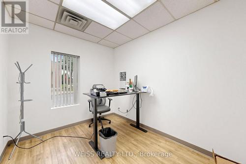 1581 Courtneypark Drive E, Mississauga, ON 