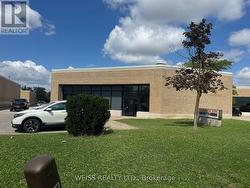 1581 COURTNEYPARK DRIVE E  Mississauga, ON L5T 1V9
