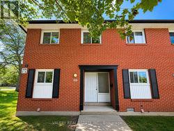 E - 528 SUNNYDALE PLACE Waterloo, ON N2L 4T1