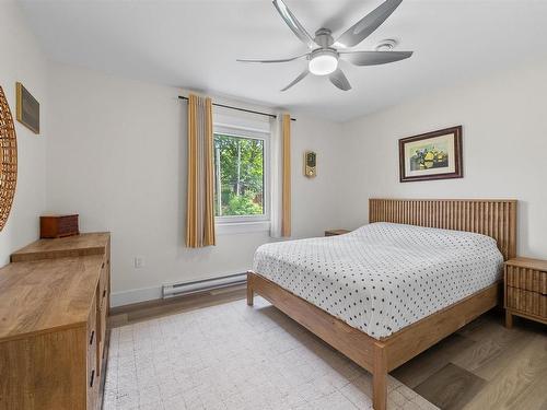 26 Bridge Street, Bedford, NS - Indoor Photo Showing Bedroom