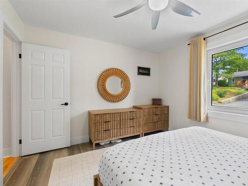 26 Bridge Street, Bedford, NS - Indoor Photo Showing Bedroom