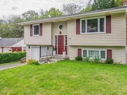 26 Bridge Street  Bedford, NS B4A 2C1