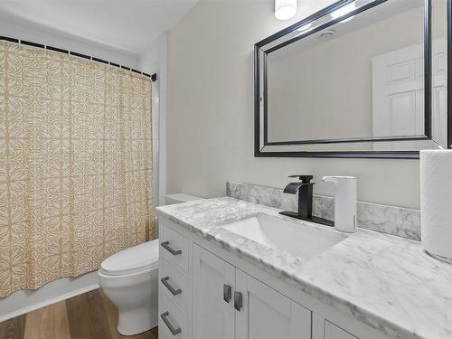 26 Bridge Street, Bedford, NS - Indoor Photo Showing Bathroom