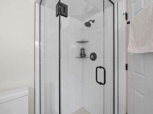 26 Bridge Street, Bedford, NS - Indoor Photo Showing Bathroom