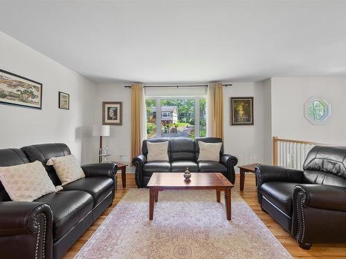 26 Bridge Street, Bedford, NS - Indoor Photo Showing Living Room