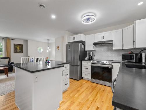 26 Bridge Street, Bedford, NS - Indoor Photo Showing Kitchen With Upgraded Kitchen