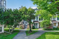24B SHEHYN LANE  Ottawa, ON K2G 4Y5