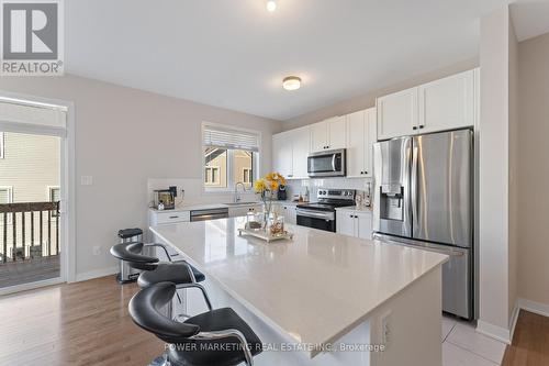 228 Appalachian Circle, Ottawa, ON - Indoor Photo Showing Kitchen With Stainless Steel Kitchen