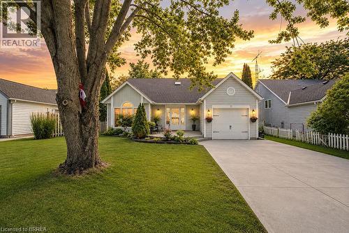 61 LESLIE Avenue  Port Dover, ON N0A 1N4