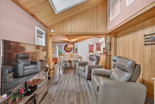 Salon - 29 Av. Du Soleil, Fossambault-Sur-Le-Lac, QC - Indoor Photo Showing Other Room