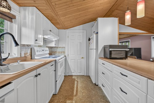 Cuisine - 29 Av. Du Soleil, Fossambault-Sur-Le-Lac, QC - Indoor Photo Showing Kitchen