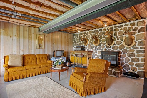 Salle familiale - 188 Ch. White, Harrington, QC - Indoor Photo Showing Basement
