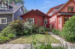 919 6th AVENUE N  Saskatoon, SK S7K 2T3