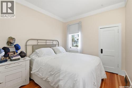 919 6Th Avenue N, Saskatoon, SK - Indoor Photo Showing Bedroom