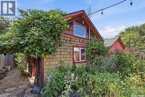 919 6Th Avenue N, Saskatoon, SK - Outdoor