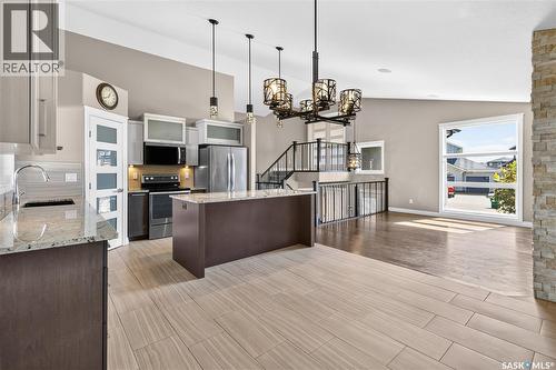 226 Mahabir Court, Saskatoon, SK - Indoor Photo Showing Kitchen With Upgraded Kitchen