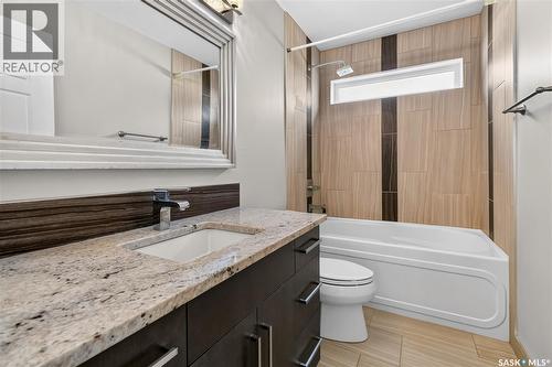 226 Mahabir Court, Saskatoon, SK - Indoor Photo Showing Bathroom