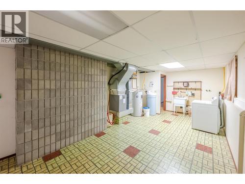 14 Bartlett Place, Osoyoos, BC - Indoor Photo Showing Laundry Room