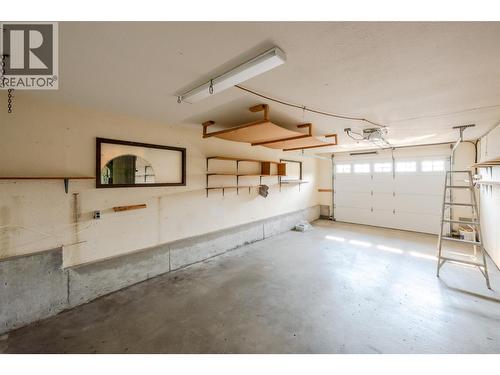 14 Bartlett Place, Osoyoos, BC - Indoor Photo Showing Garage