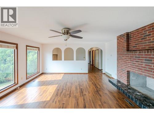 14 Bartlett Place, Osoyoos, BC - Indoor With Fireplace