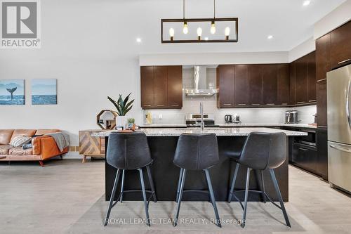 140 Larimar Circle, Ottawa, ON - Indoor Photo Showing Kitchen With Upgraded Kitchen