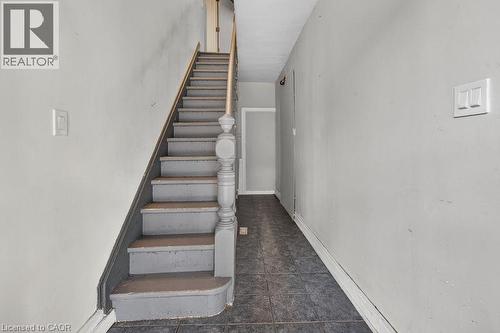 99 Leeming Street, Hamilton, ON - Indoor Photo Showing Other Room