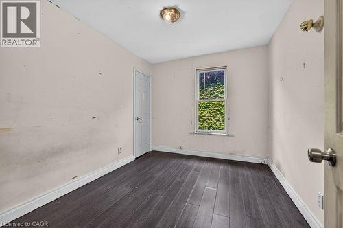 99 Leeming Street, Hamilton, ON - Indoor Photo Showing Other Room