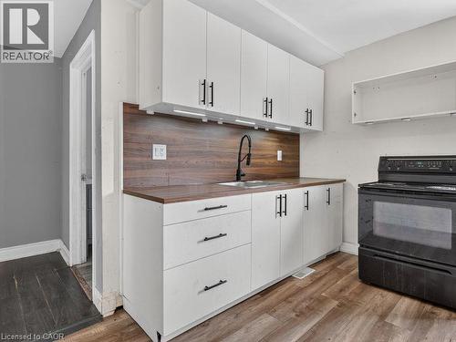 99 Leeming Street, Hamilton, ON - Indoor Photo Showing Kitchen