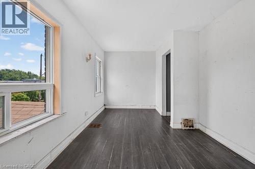 99 Leeming Street, Hamilton, ON - Indoor Photo Showing Other Room