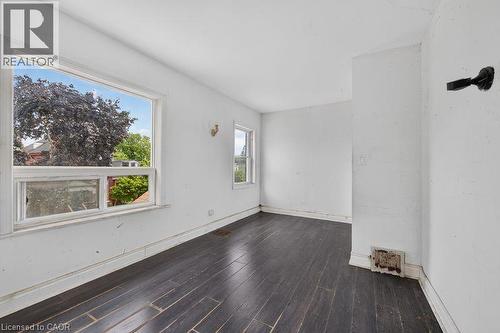 99 Leeming Street, Hamilton, ON - Indoor Photo Showing Other Room