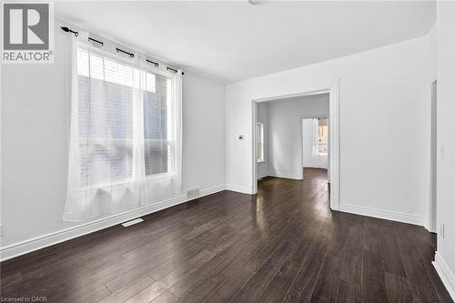 99 Leeming Street, Hamilton, ON - Indoor Photo Showing Other Room