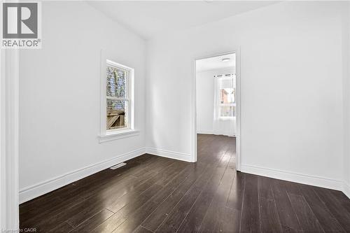 99 Leeming Street, Hamilton, ON - Indoor Photo Showing Other Room