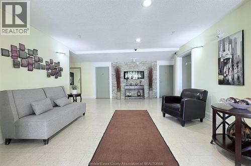 8 DAYSPRING CIRCLE Unit# 1302 , Brampton, Ontario L6P 2Z6 2