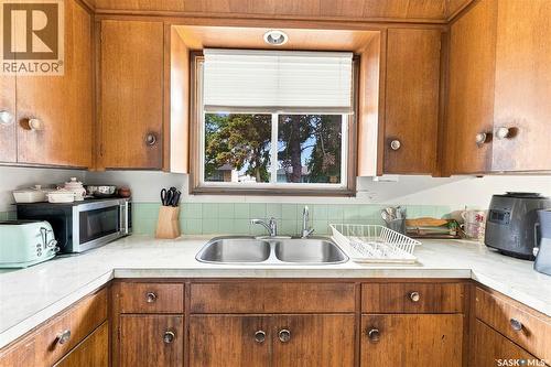 75 Cannon Street, Regina, SK - Indoor Photo Showing Kitchen With Double Sink