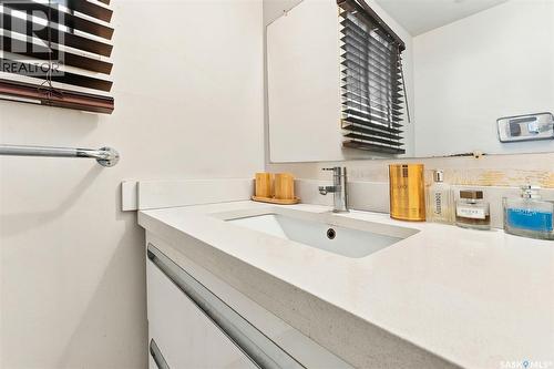 75 Cannon Street, Regina, SK - Indoor Photo Showing Bathroom