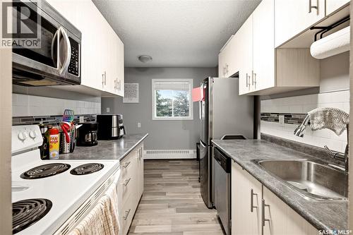 205 31 Rodenbush Drive, Regina, SK - Indoor Photo Showing Kitchen