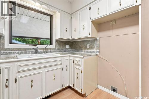 363 Rodenbush Drive, Regina, SK - Indoor Photo Showing Kitchen