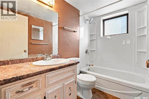 363 Rodenbush Drive, Regina, SK - Indoor Photo Showing Bathroom