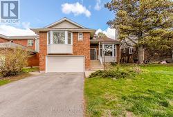39 HUNTINGS END AVENUE  Ottawa, ON K2M 1R2