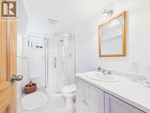 3848 Gordon Ave, Powell River, BC - Indoor Photo Showing Bathroom