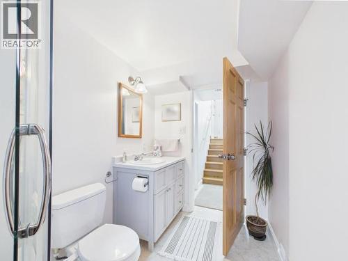 3848 Gordon Ave, Powell River, BC - Indoor Photo Showing Bathroom