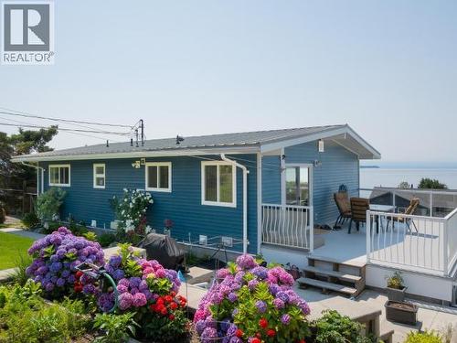 3848 Gordon Ave, Powell River, BC - Outdoor With Deck Patio Veranda